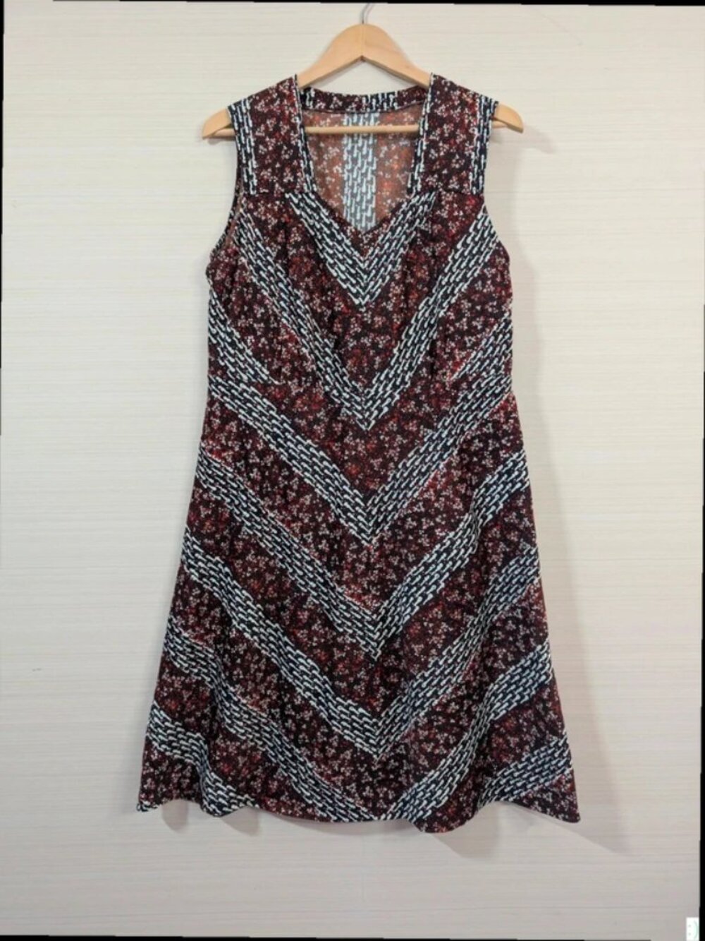 Vintage Abstract Chevron Print Midi Dress m Retro Sleeveless Summer Dress